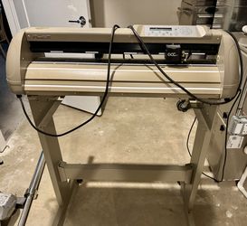 GCC Puma III Vinyl Cutter w/ Stand