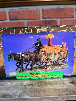 Halloween 🎃, village houses and accessories Spooky Town and dpt 56 Halloween 🎃, village houses and accessories