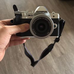 Olympus OM-D E  M10 Mk III