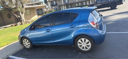 Prius C 2012