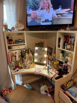 IKEA MICKE Corner Desk