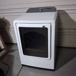 Samsung Smart Gas Dryer With Steam Function LIKE NEW CONDITION 