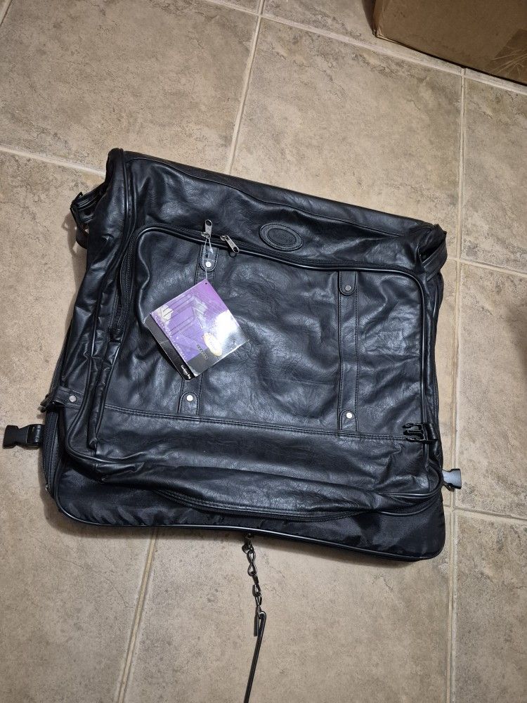 GARMENT TRAVEL BAG FOR CLOTHING