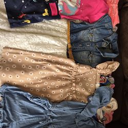 Girl's Size 4-5T Clothing 50 pièce Bundle