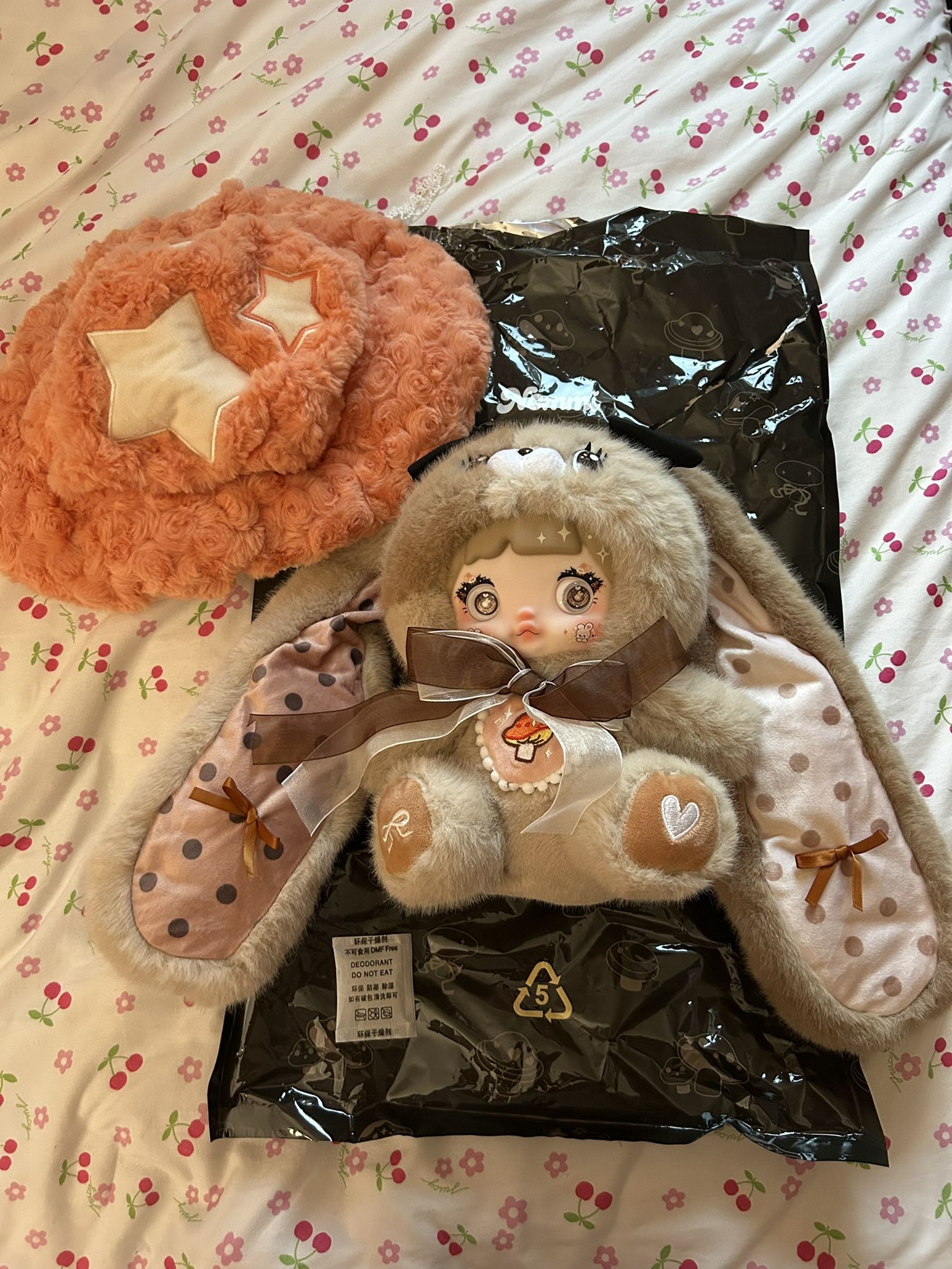 Nommi Mushroom Hat Twinkle 400% Plush