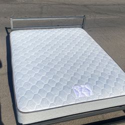 FREE DELIVERY: Queen Bed