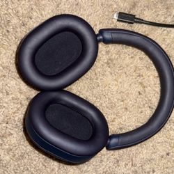 Sony XM5 Noise Cancelling Headphones
