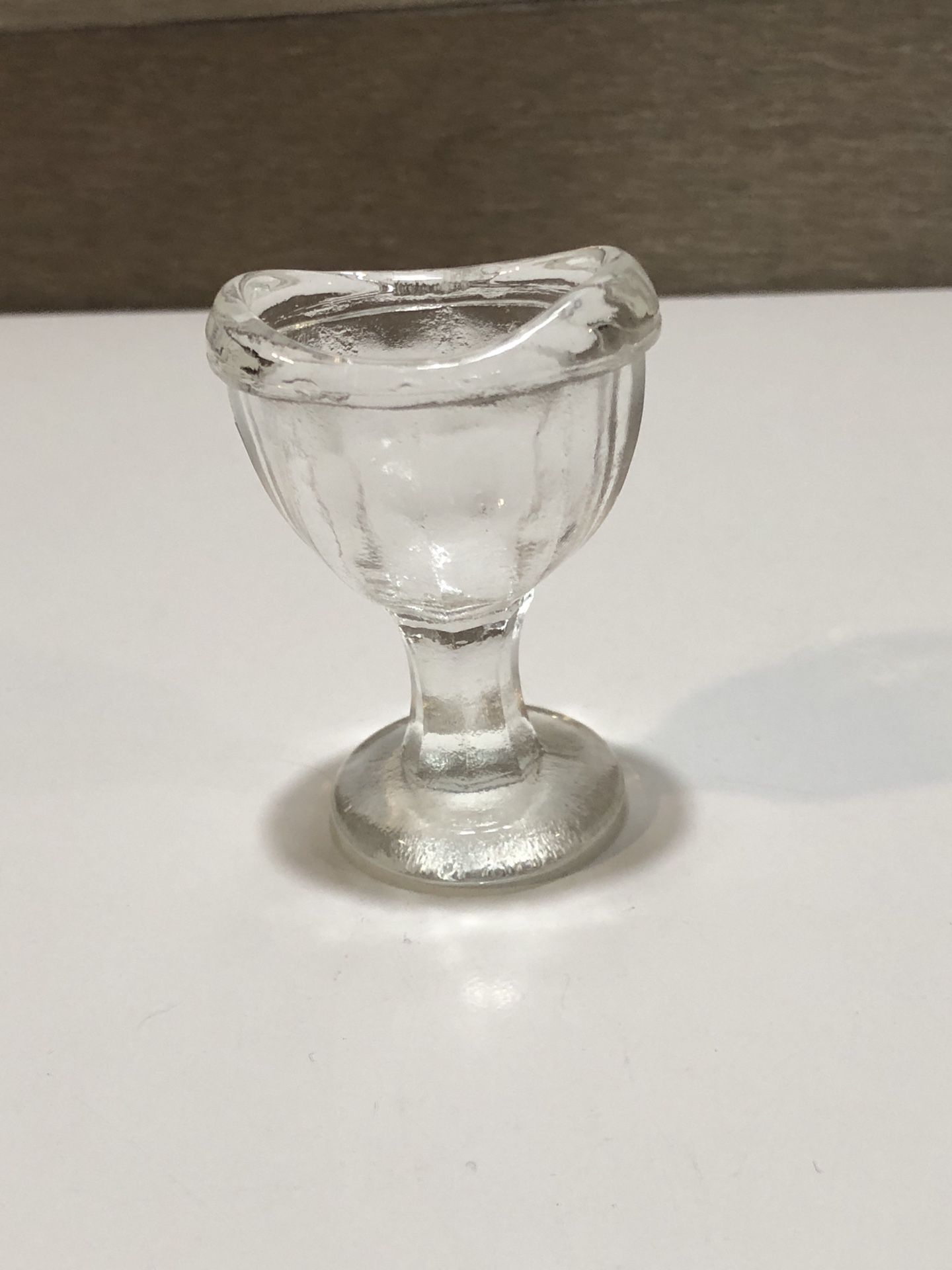 ANTIQUE Clear Glass Eye WashCup Glass - 2"x1".