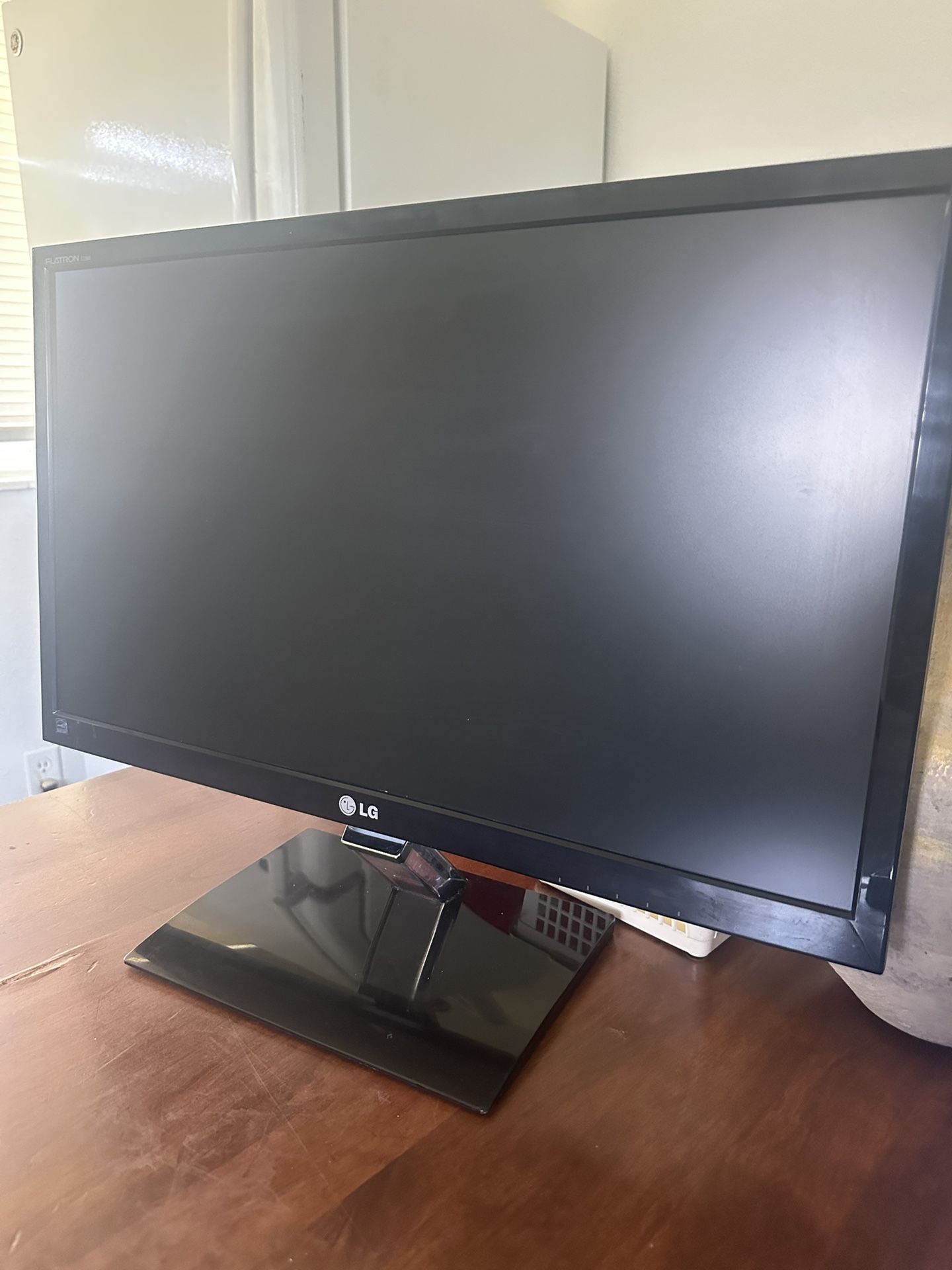 LG(Life’s Good ) 23 Inch Full HD 1920x1080 Resolution Slim Design