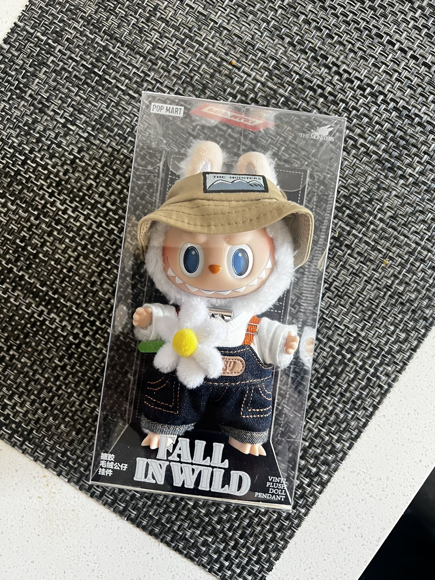 Pop mart Labubu - THE MONSTERS - FALL IN WILD - Plush Pendant