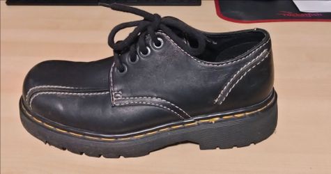Vintage Men's Black Dr Martens, size 8 [9302 style]