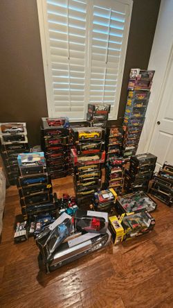 Large Lot of Die-Cast Model Cars in Boxes
