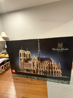 LEGO ARCHITECTURE NOTRE-DAME SET 21061