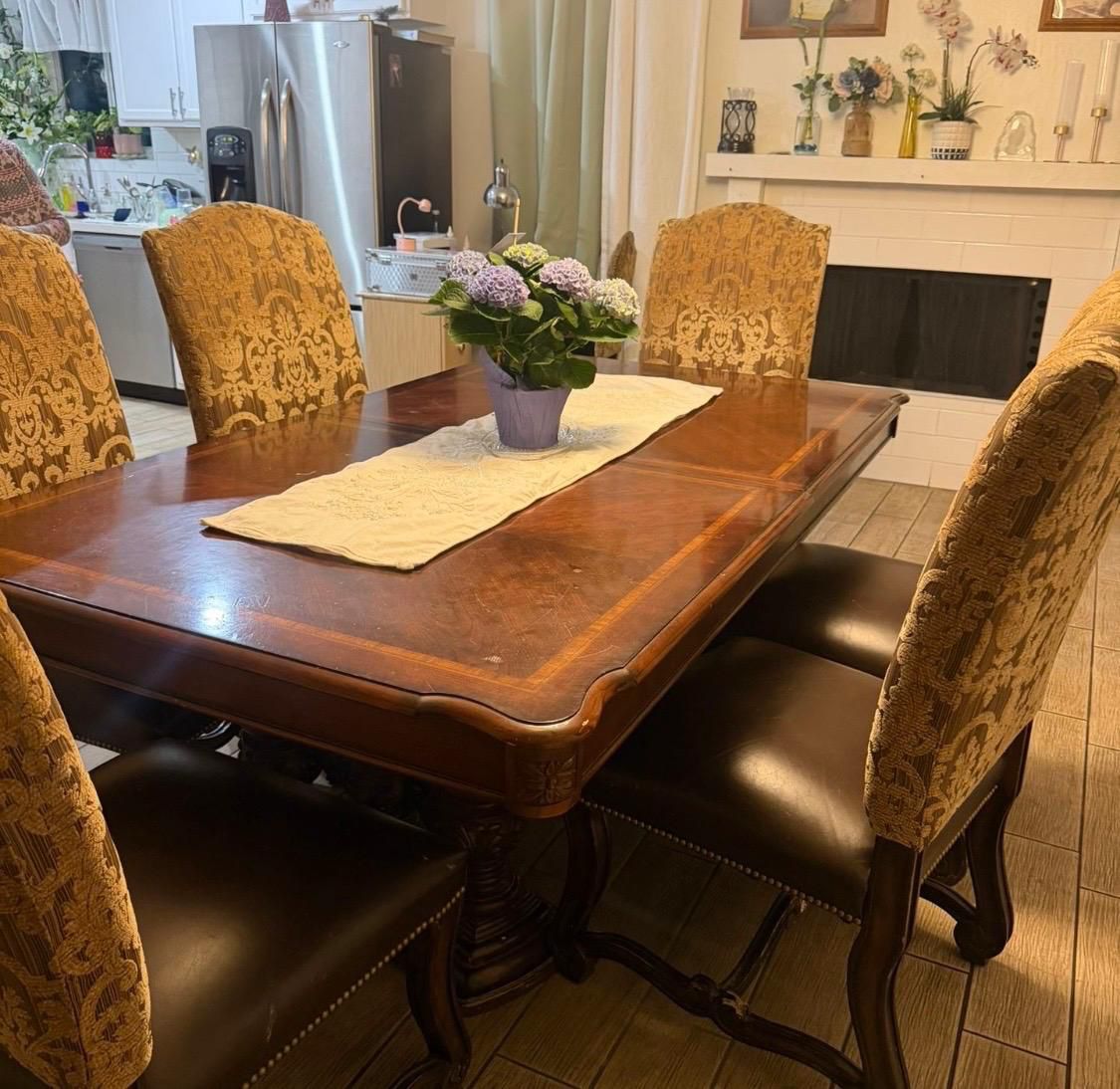 DINNER SET (6 CHAIRS)