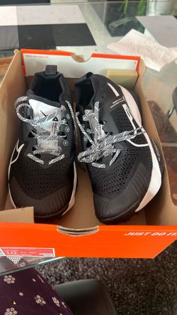 Nike Men's ZoomX Zegama Black/White Mid Trail Running Shoes All NEW
