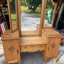 Antique Look Vanity 