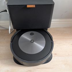 Roomba Vacuum And Mop-Great Working Condition!