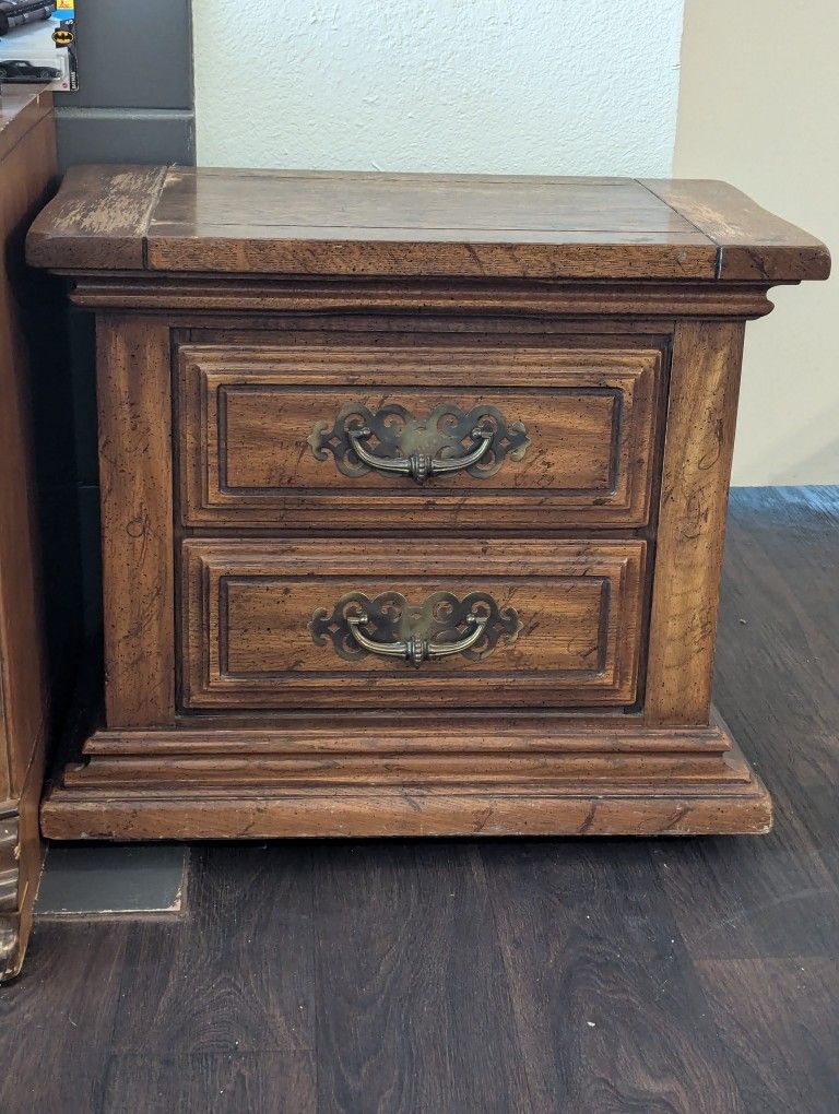 Solid wood night stand / end table