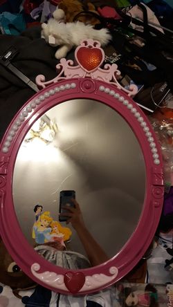 Disney princess mirror lights up and tells you have pretty as a princess you are