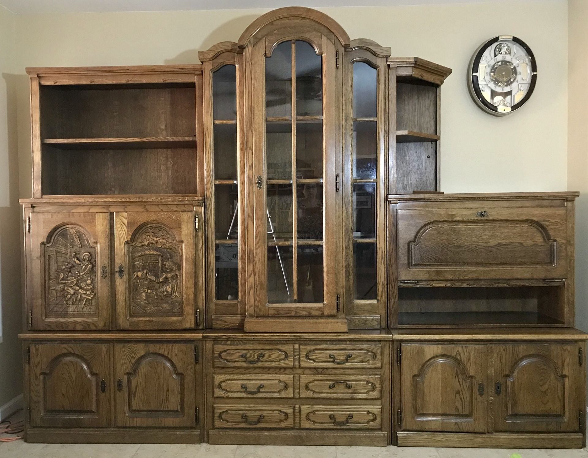 German Shrunk Curio Wall Unit for Sale in Sun City, AZ OfferUp