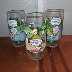 3 Peanuts Glasses 