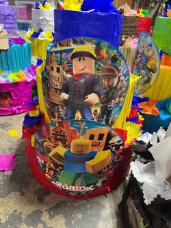 Roblox three tier pinata with balls