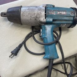 Makita 6906 3/4-inch impact wrench.