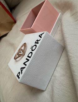 Pandora wishbone ring