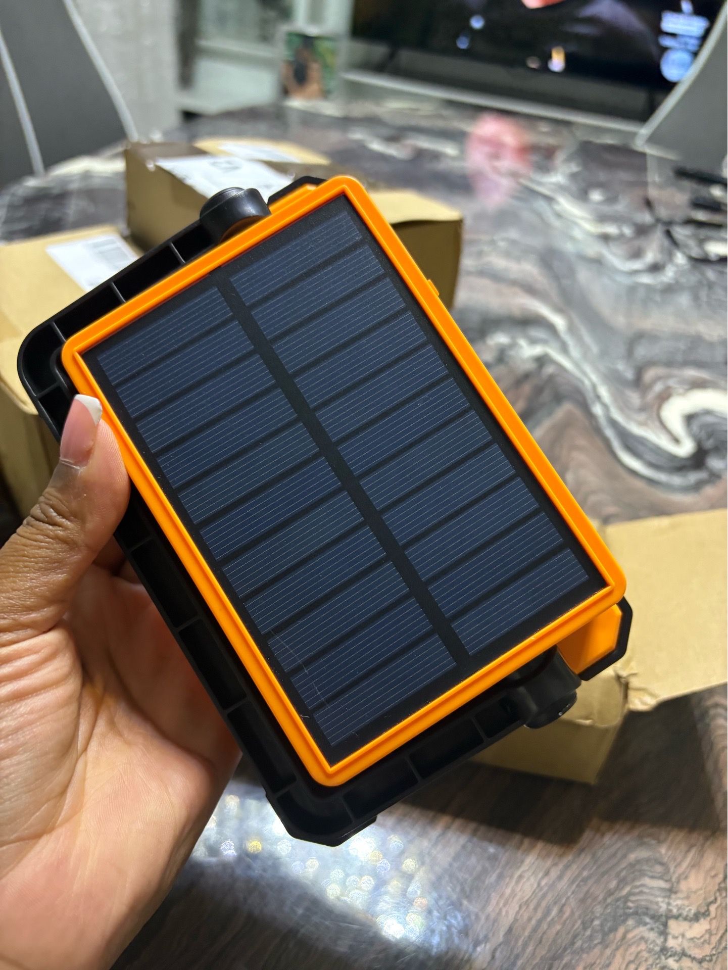 SOLAR POWERED FLOOD LIGHTS