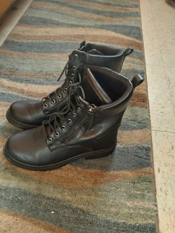 Woman Boots 8.5