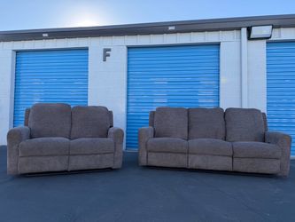 Taupe Recliner Couch and Loveseat 🚚🚛 Free Delivery 🚚🚛