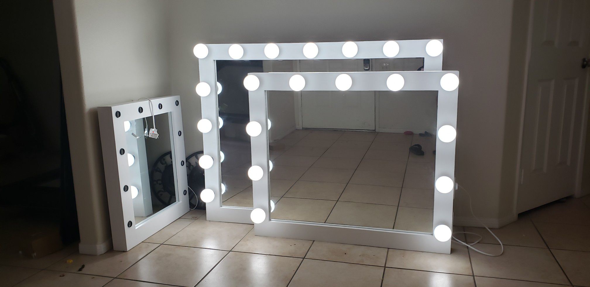XL makeup vanity mirrors for your salon ....price is for each
