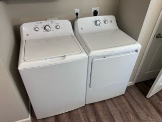 GE Washer & Electric Dryer Set LIKE NEW!