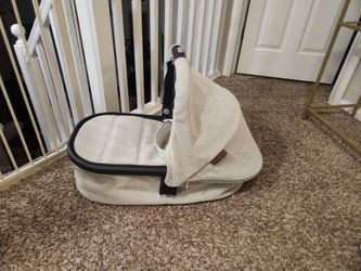UPPA BABY BASSINET AND STROLLER SEAT