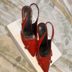 Tacones De Punta Rojos 