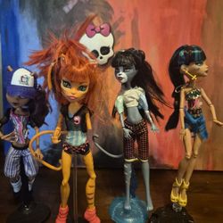 Monster High  Dolls