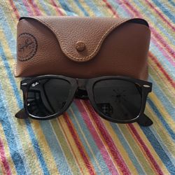 Ray-Ban Wayfarer RB4340 