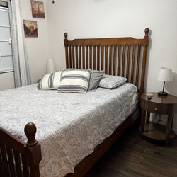 Queen Size Headboard And 2 Nightstands 