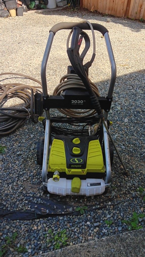 Used Sunjoe Pressure Washer With 2 Hose