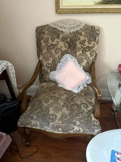 Upholstered accent chair, damask pattern #1