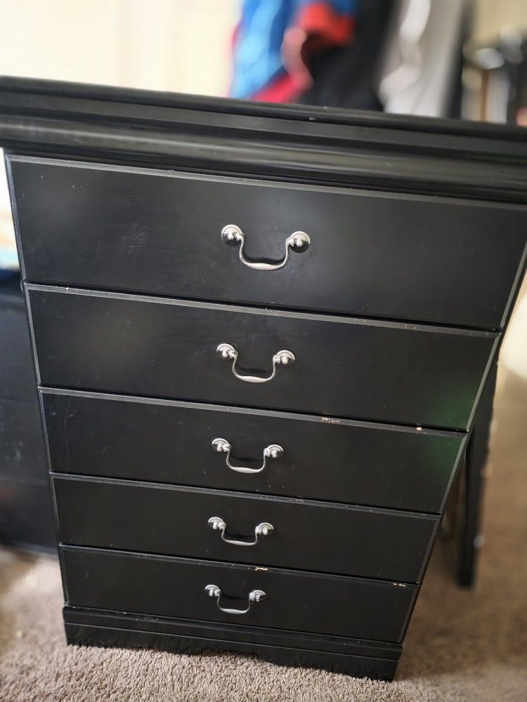 Dresser