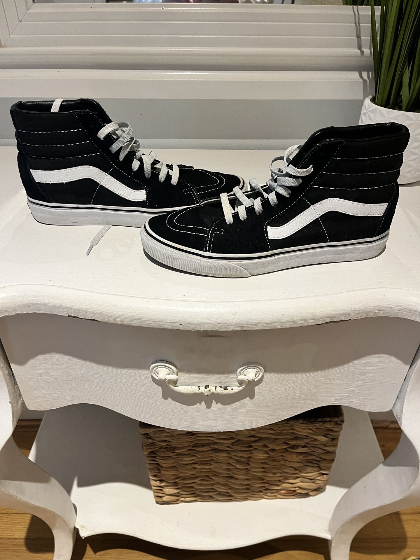 Men’s Size 10 High Top Vans