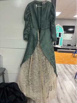 Colonial Renaissance Dress size small