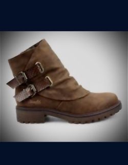 Women’s Size 10 Boots