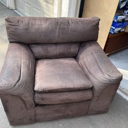 Brown Fabric Loveseat And Oversized Chair