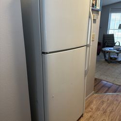 Kenmore Refrigerator 