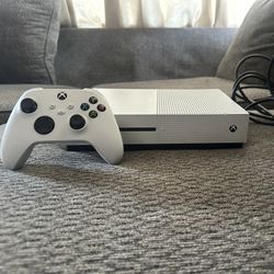 Xbox One S (Disc And Digital)
