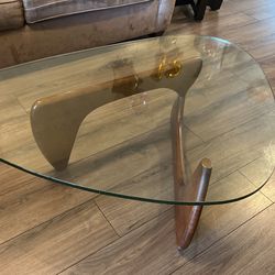 Noguchi Table. Good Conditions