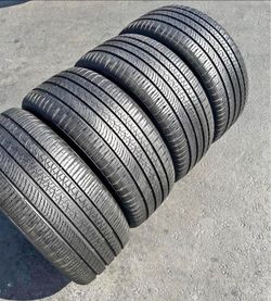 255/45/20 pirelli 📍📍 Vendo un set de llantas con 80% de vida las 4 📍🌟