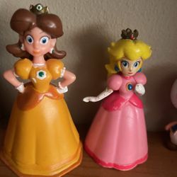 Nintendo Super Mario Bros. Daisy 2.5" And Princess Peach Mini figure And Toad, 2007 & 2008
